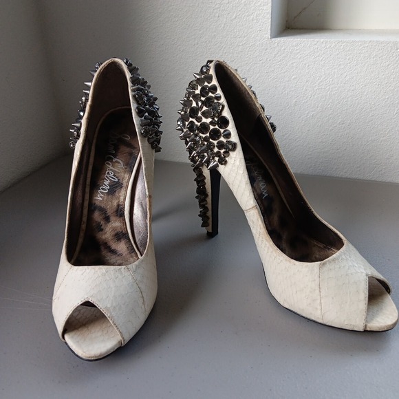 Sam Edelman Shoes‎ Womens 8M Peep Toe Cream Leather Metal Spikes Punk Rock Biker - Picture 3 of 16